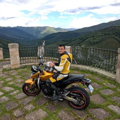 Amante de la tierruca y del motociclismo