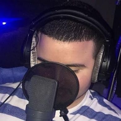 Im a spanish youngin with a dream of being great... Made a hot playlist ⬇️⬇️⬇️