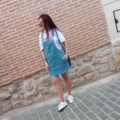 Judit_behappy's profile picture. Lo inesperado es la clave 💭💥🎀 Estudiante Magisterio Infantil 4/4 👩🏻‍🏫👦🏻👧🏼❣️