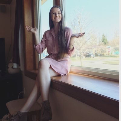 JessB1632's profile picture. * Daemen 2020 * Art student * Cat enthusiast *