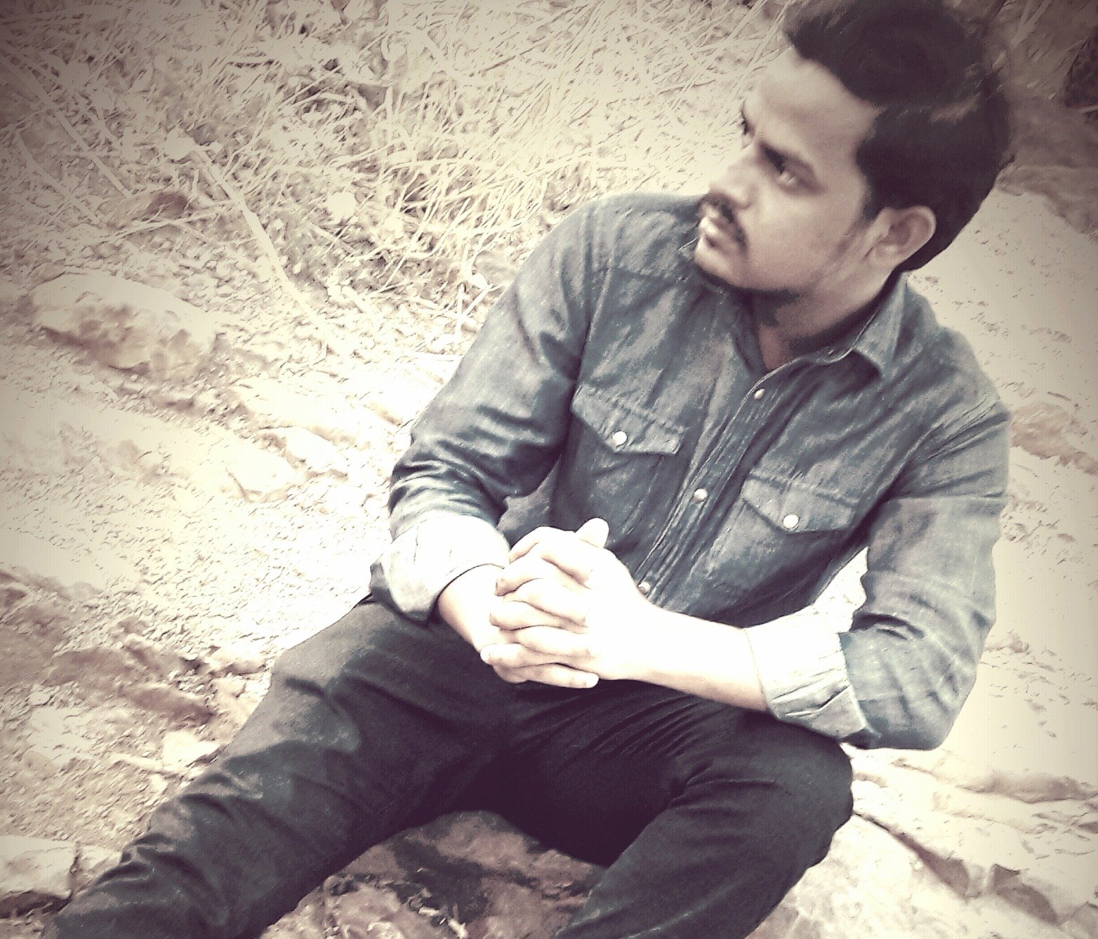 RAHULJOGI12's profile picture. 