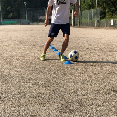 小林です（社会人）学生さんにサッカーが上達する情報を発信しています。リバプール好きです！フォローお願いします！！DMで悩み相談も受け付けています！ぜひDMしてください☺️