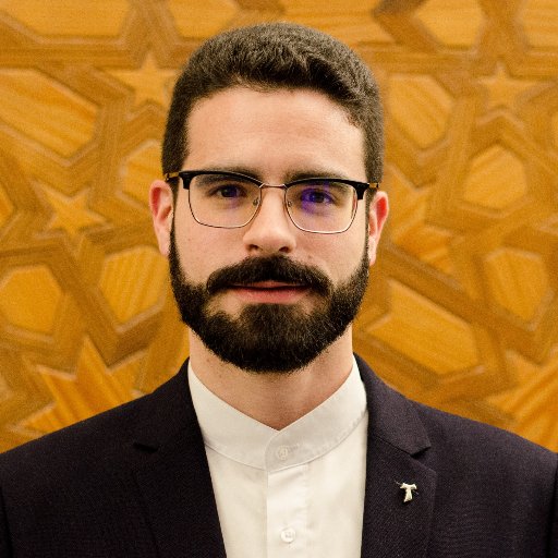 Doctor en musicología y pobre franciscano
Dirijo el Coro Mozárabe de la Abadía del Sacro Monte