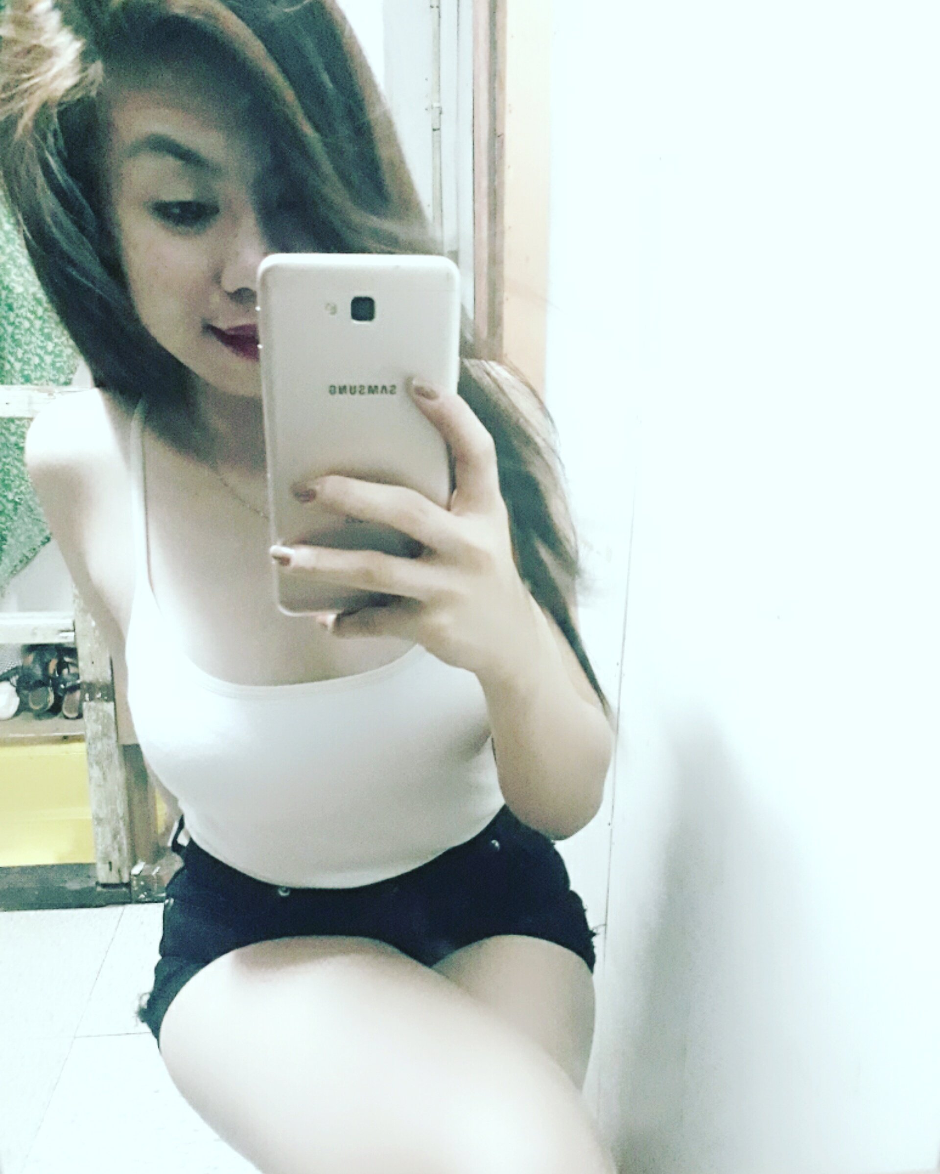 genetiadiane's profile picture. Hindi ako yung tipo ng babaeng mapapatingin ka kapag dumaan pero sya yung tipo ng babae na kapag nakilala mo hindi mo na pakakawalan. ☺✌