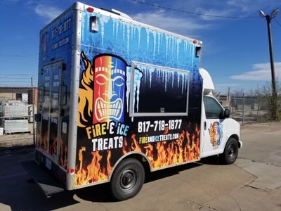 Food truck specializing in seasonal treats
