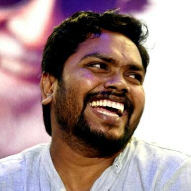 நம்மை பிடிக்காதவர்களிடம் சிறு புன்னைகையுடன் விளகி நிற்போம்