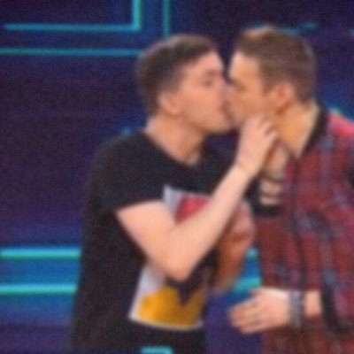 _drunk_cherry_'s profile picture. ругаюсь матом, шипперю Артон