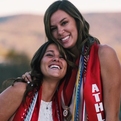 melissa_voyer's profile picture. That is not my dog.