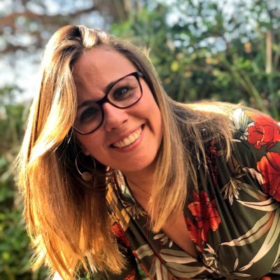 simofe25's profile picture. Mestra d'Educació Infantil i Primària.