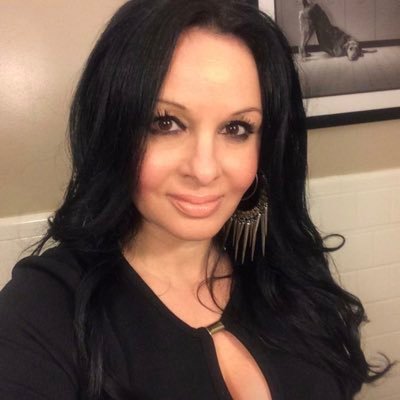 ! love my country, love my Vets! Animal advocate ! I# DRAIN THE SWAMP.