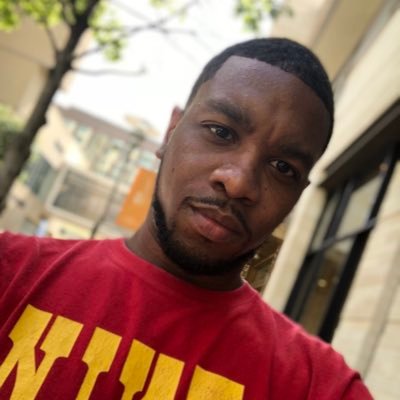 _ivooo's profile picture. 