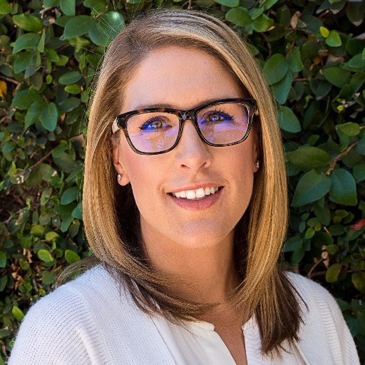 Digital & direct marketing + social media. Affinity for crisis comm, quotations marks and cupcakes. Tout working mom credentials, MBA and DIY attitude.