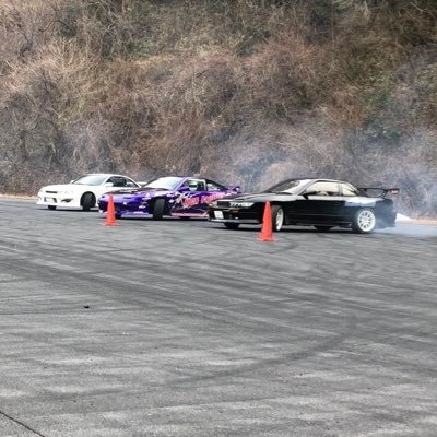 岐阜県のYZサーキットでドリフト練習会、走行会、軽耐久を開催してます(^^)主催はちびっこギャングこと大嶋友浩、Twitterの更新は私Rがさせていただきます(*´ー｀*)無言フォローすみません。皆様よろしくお願い致しますm(_ _)m