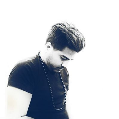  مِثْلِی لا یُبایِعُ لِمِثْلِهِ