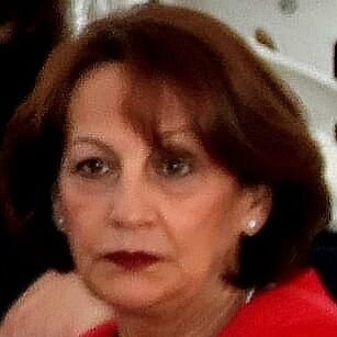 Estilista de peluqueria y de estetica,esposa,madre y abuela.