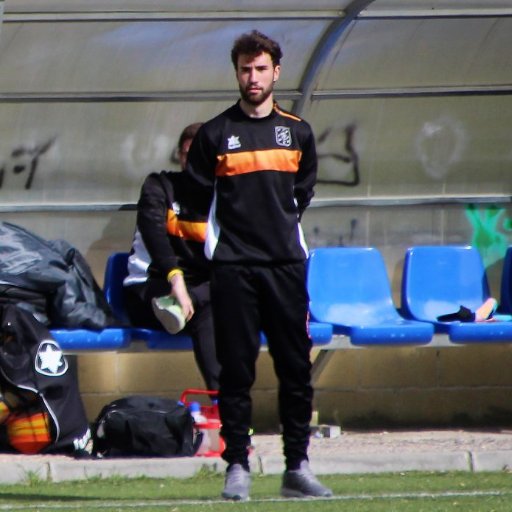 Entrenador en la Academia del ATM 🔴⚪🔴 Experto en Análisis del Juego en Fútbol por la UCLM y Nivel 2 por la rffm 🧐 Maestro Ed. Primaria 👨🏻🏫 ¡ J U E G A !