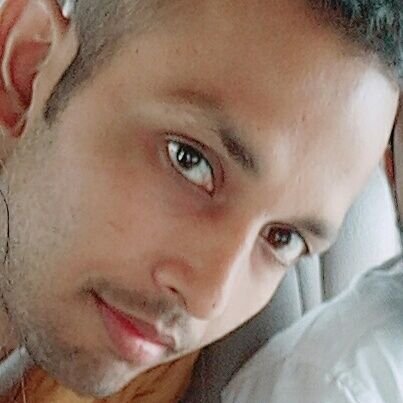 shukla_kahin's profile picture. doing survey to get data for social research.