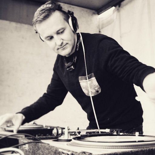 I encourage consumers to Find, Love & Buy on Amazon, eBay & the world's marketplaces MD @marketplaceamp Loves EU, Streetart, DJing, cycling & rugby