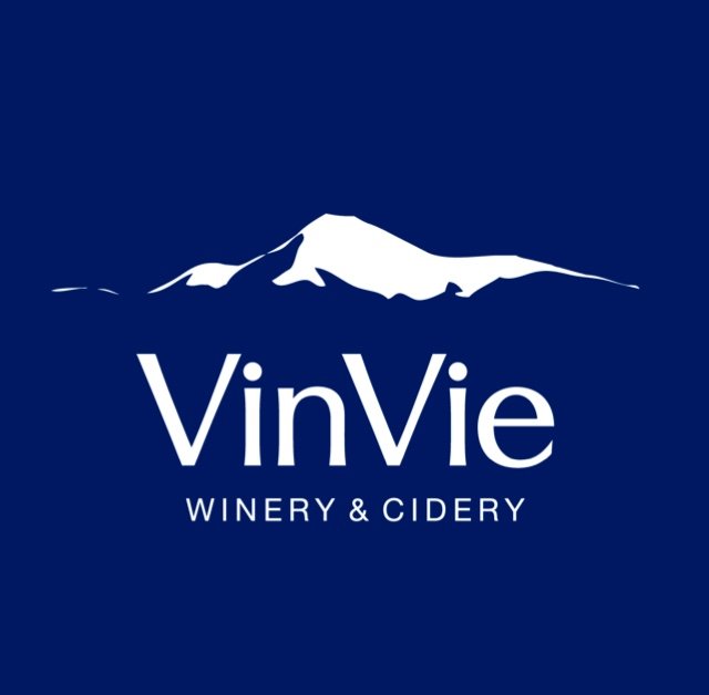 長野県松川町にあるワイナリー&サイダリー VinVie(ヴァンヴィ) の公式アカウント。畑、醸造の様子や、#ワイン、#シードル の最新情報、イベント情報etc.をマイペースで呟いてます。時々地元グルメ、サッカーの話題もネ😉 #日本ワイン #長野ワイン #南信州 #松川町