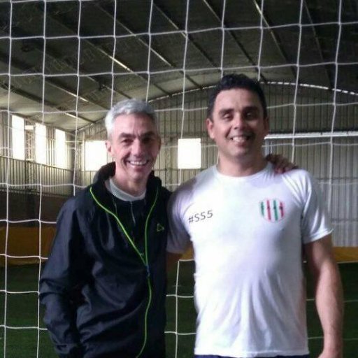 Ex crack de fútbol. TrescuartosMaratonista. Refutador de leyendas. Mandarin Addict. #SoyVeloz. #MientenTodoElTiempo. #SS5.
