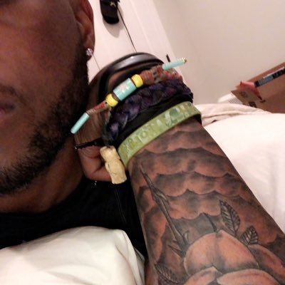 NicThomas02's profile picture. back on my grind 🙏🏾