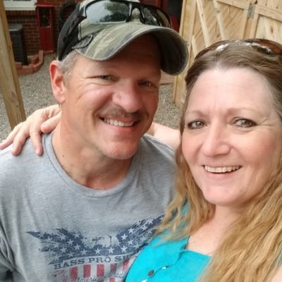 Tconeal5's profile picture. Enjoying Life on my terms and
Helping Others Do the Same❤