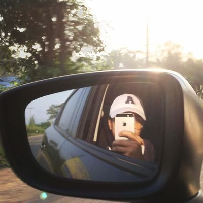 n_pannnn's profile picture. หัดกอดตัวเองไว้นะ มันจำเป็นเวลาไม่เหลือใคร