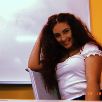 anyaacon's profile picture. | 20 | NLU | G.Marinez 💍