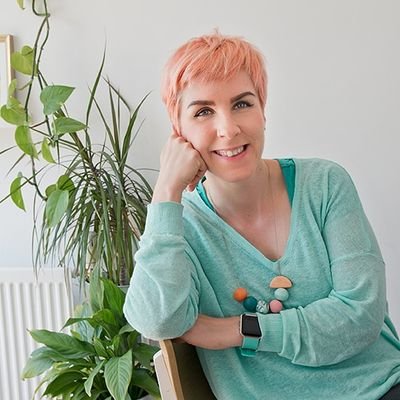 Amy Phipps / Championing women in business empowering through creativity & connection.

Certified Performance NLP Coach, Podcaster, Maker, Etsy Leader, Vegan