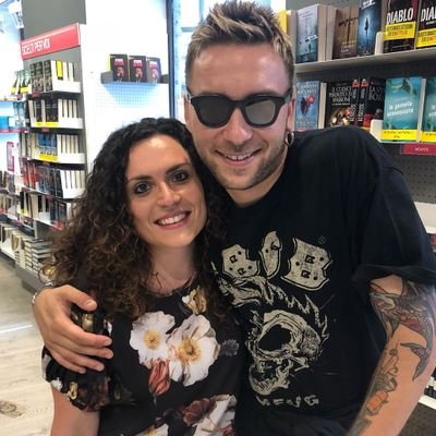 Sempre sulla luna, con la passione per la musica. Campionessa di sogni. Briga's fan.