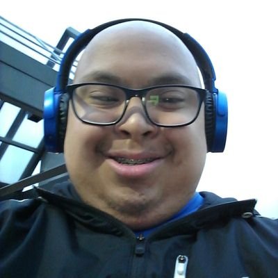 Josue122912's profile picture. 