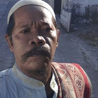 berbuat untuk diri sendiri keluarga....dan umat /makhluk yg ada di muka bumi ini......