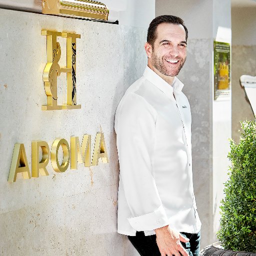 Restaurante ubicado dentro de Heritage Madrid Hotel, ofrece cocina de autor y está asesorado por Mario Sandoval. Abre todos los días