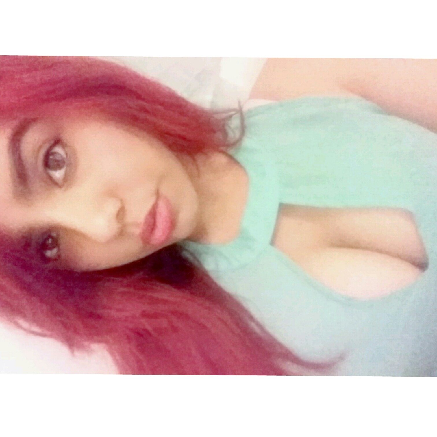 Alannaguz_17's profile picture. Te amo mi Dios 💕
Dominicana🇩🇴
Que nada detenga tus sueños🗝🌸
Estudiante de Lenguas Modernas men. Ingles📚
Tec. En Administración Pública & T.
CNCOWNER❤