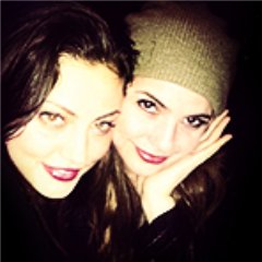 Your source about the beautiful actresses Shelley Hennig & Phoebe Tonkin