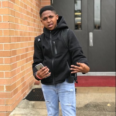 DavidWright32's profile picture. Student Athlete 👨🏽‍🎓🏈🙏🏽🏀