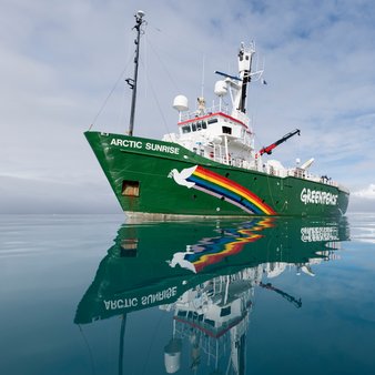 Tweeting from Greenpeace’s Arctic Sunrise. Traveling to the poles of the planet to protect what we love. Welcome aboard! #OceanDefender #GuardiánDeLosMares