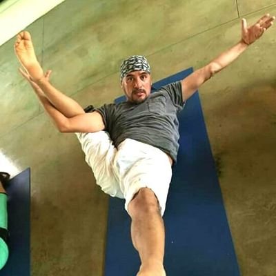 delvallenico's profile picture. Estudiante YOGA EN SÍNTESIS