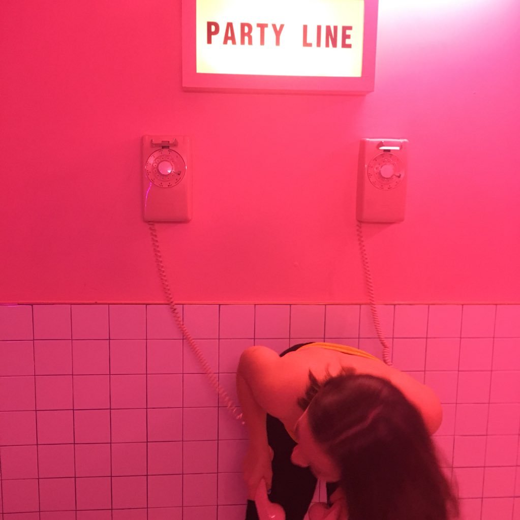 steph_houvardas's profile picture. chalk lit milk enthusiast