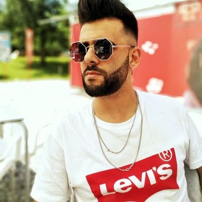 ✂ Pedro ✂ Portuguese Barber ✂ Men's Hair Style ✂ Working at Barbearia Orlando ✂
In love with my baby boo ❤❤
25 year old boy