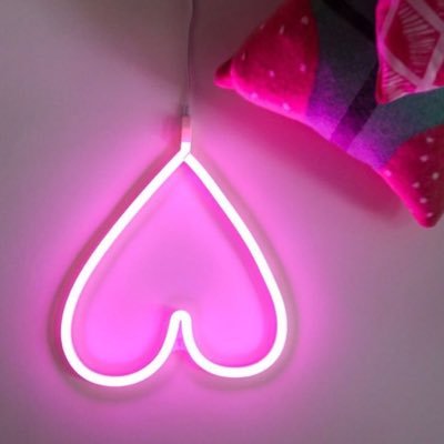 Simmergirl55's profile picture. Good Vibes ✨🌙  I might not change the world but i can start by posting positive stuff :)  #GoodVibes