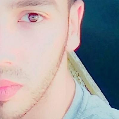 أن تعرفني فهذا شريف كبير ...ولكل إنسان له إنسان يحبه ويحدثه ولكني لست كذلك يكفي فقط أني أحب نفسي وأتحدث معها