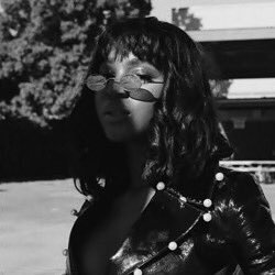 brookecollours's profile picture. Te dei free follow, pode retribuir abrindo o tweet fixado e dar rt?? por favor //fan account//