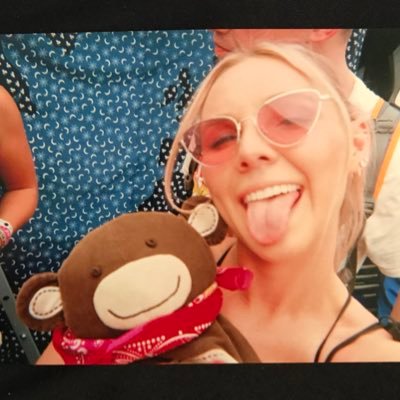 slimmkatiee's profile picture. film loser • slurpee connoisseur •