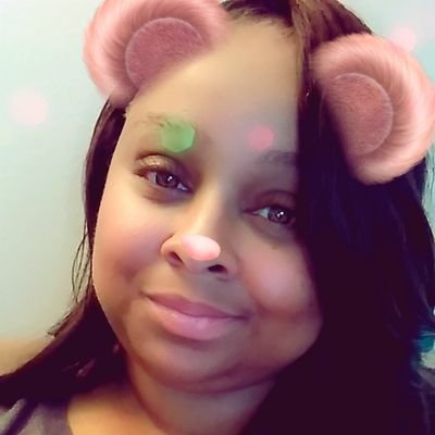 God first☝️🤲🙏, Fashionista💅👄💎💄, Heel fanatic👠,Awesome PCT👩⚕️,build Ford tough 100% woman👑, diamonds are a womans best friend 💍💎
