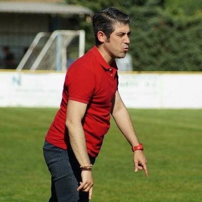 El fútbol mi pasión. Entrenador Fútbol N3  Actualmente entrenador del CCD Alberite de Tercera División.
Los q me rodean,mi felicidad