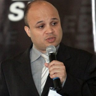 Engenheiro, mestre em adm. de empresas. Especialistas em Parcerias Público-Privadas e Gerenciamento de Projetos.