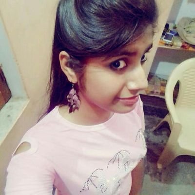 AwasthiChahat's profile picture. mujhe samjhne ki kosis Na kr
..



dil m aati hu samjh m nhi..