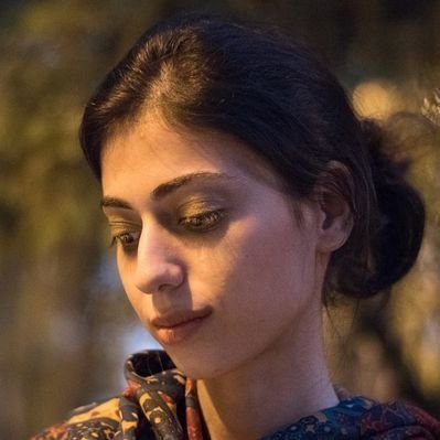 FarnOoSh_'s profile picture. I'm just living the best I can, in my own awkward way. That's all.
طراح رابط کاربری، مدرس دانشگاه، قصه‌گو.