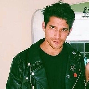 jluckyle's profile picture. Kyle Alejandro Jordan, also known as ''Lucky'' or ''Canis'', a Cuban-american boy, studant and Rebel. 
RP|OC FAN/FAKE ACCOUNT